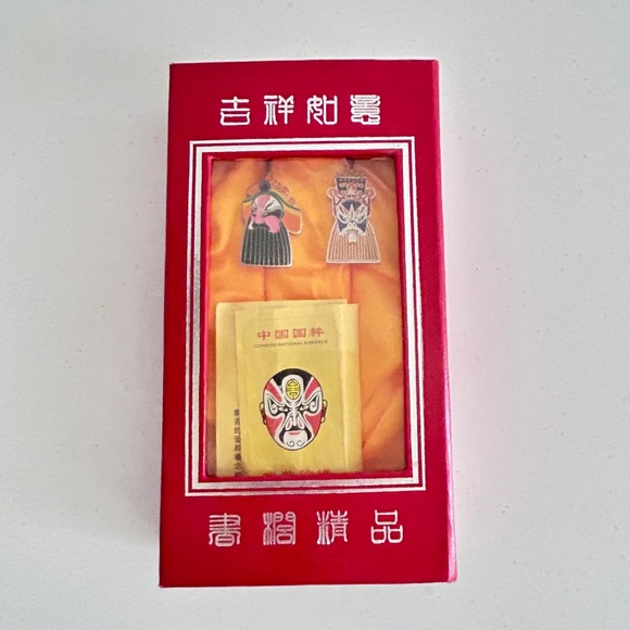 Chinese Opera Mask Bookmark Art Chinese Collectible Opera Facial Makeup - Picture 1 of 10